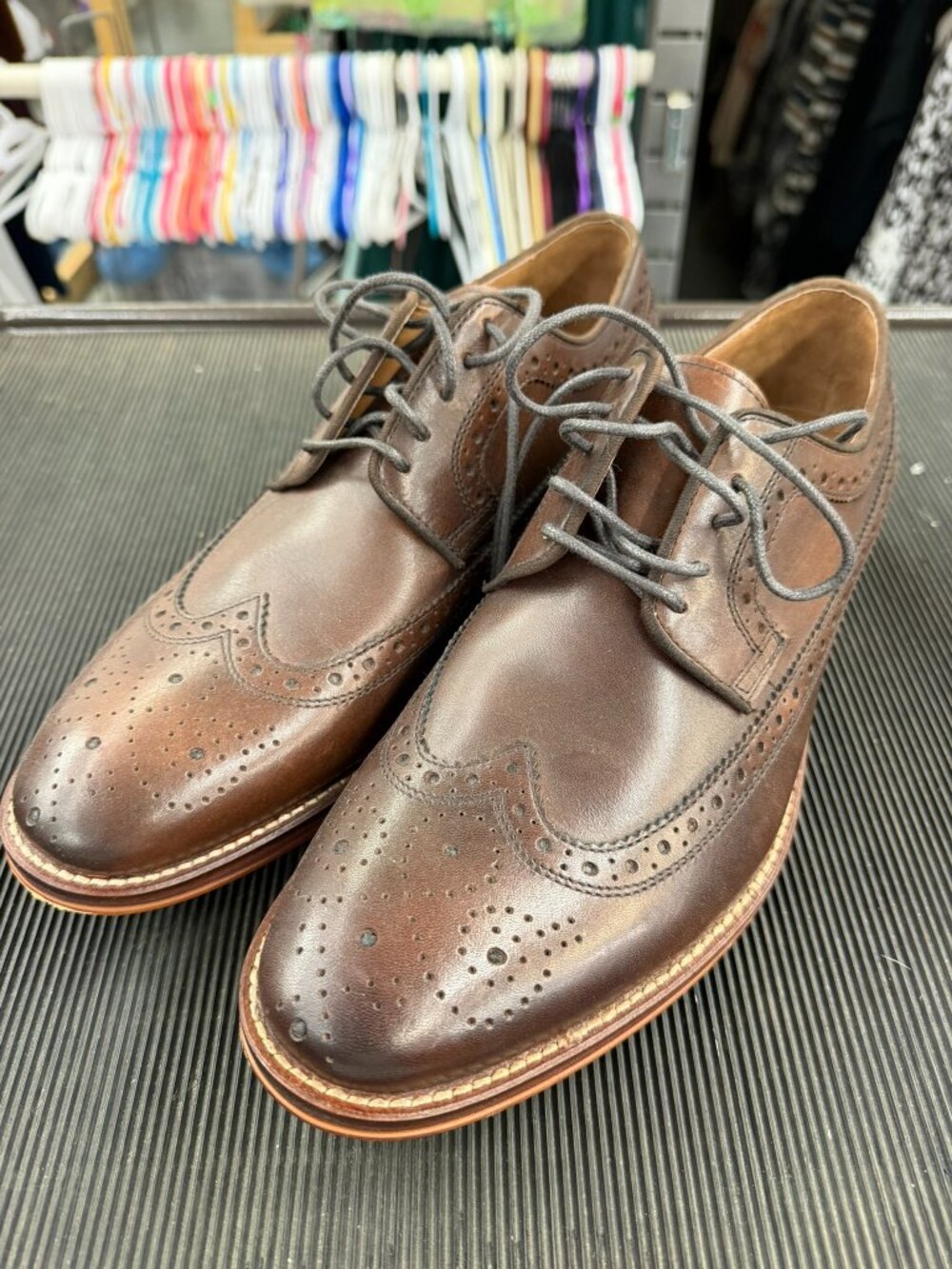 Johnston & Murphy Men's Conard Embossed Wingtip Oxford - Brown
